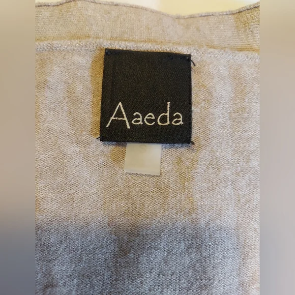 Aaeda Tan Floral Women's Cardigan - Picture 3 of 7